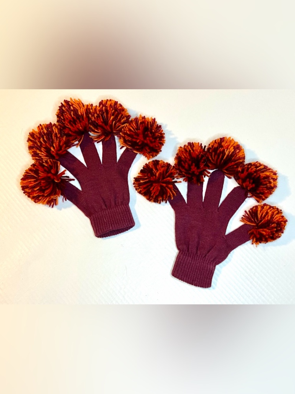 Spirit Fingerz Virginia Tech VT Hokies Coca Cola Coke Pom Pom Gloves COLLECTIBLE - Picture 2 of 2